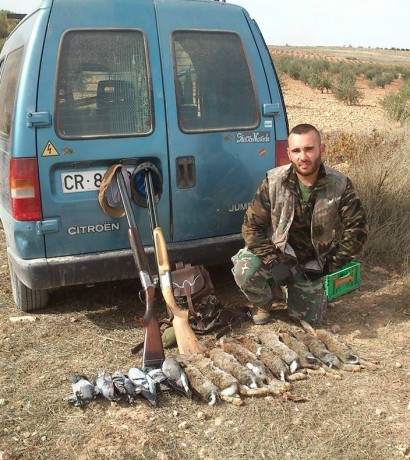 Abro este nuevo hilo, para que colguemos fotos con las perchas de caza menor que consigamos hacer en la 170