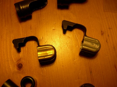 En la limpieza de mi cuarto-taller, están saliendo algunas cosas de armas que ya no tengo.

 Del fusil 01