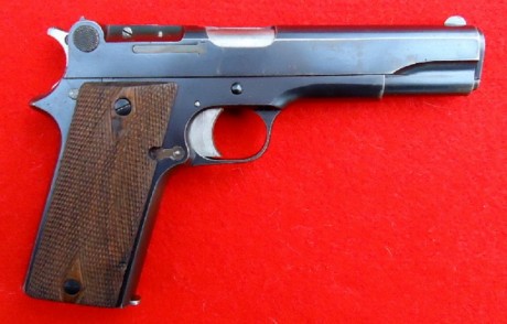 Hace unos días encontré por casualidad en una web extranjera un arma a la venta que hacía muchos años 150