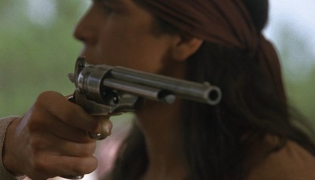 Compañeros,

En vista de las ganas de algunos (Elcafe, Wilcow, Vrakk, etc) por adivinar armas de películas 120