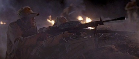 Compañeros,

En vista de las ganas de algunos (Elcafe, Wilcow, Vrakk, etc) por adivinar armas de películas 10