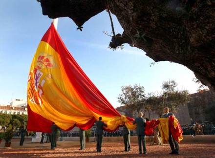 Hace tiempo preguntábamos ¿Dónde está nuestra bandera?.

PUES AQUÍ, AQUÍ, EN PALENCIA.

Cada día me siento 50