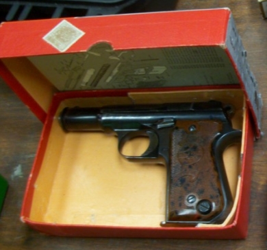 Hace unos días encontré por casualidad en una web extranjera un arma a la venta que hacía muchos años 121