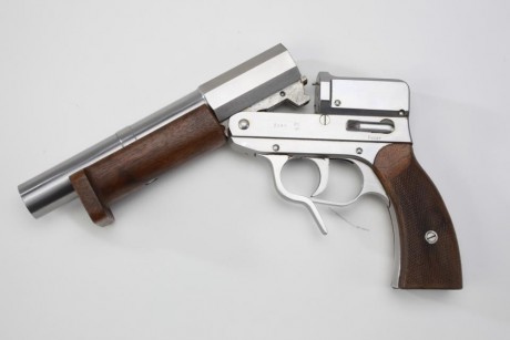 Hace unos días encontré por casualidad en una web extranjera un arma a la venta que hacía muchos años 00