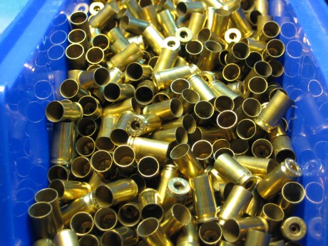 Vendo 1000 vainas de 9 mm G.F.L. ó S&B, limpias, desempistonadas Por 50 € 
albertoliart@hotmail.com 02