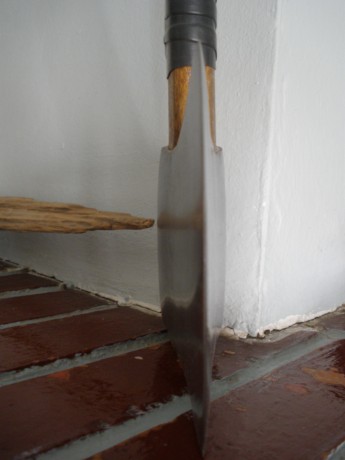 No hace mucho asaltaron la casa de un amigo cuando él y su familia estaban dentro. Ante la impotencia 141