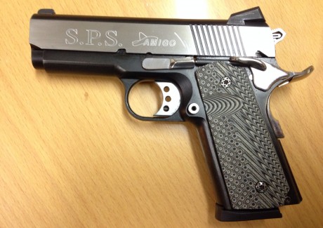 Tengo una SPS "Amigo" en 45ACP 3,5" cañón pesado.
Le he sustituido todo el piecerio x otro 02