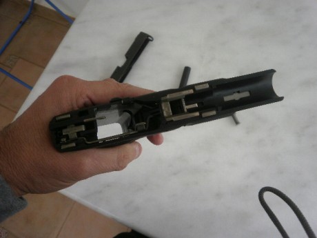 Se trata de una Glock 19 de cuarta generación,guiada en A, en magnifico estado mecánico y buen estado 20