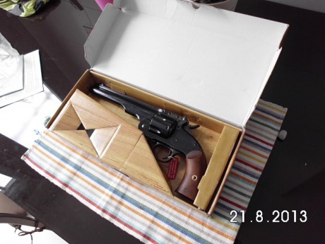 Me encantan los rifles de palanca. No sé si son potentes, ni si son precisos y lo que si sé es que no 40