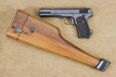Hace unos días encontré por casualidad en una web extranjera un arma a la venta que hacía muchos años 131