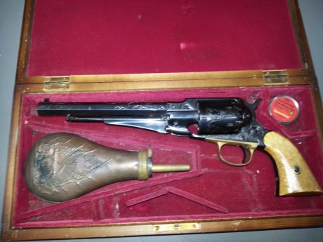  2013-12-04 16.05.35.jpg Hola, pongo fotos e información de un lote de armas cortas de avancarga  calibre 02