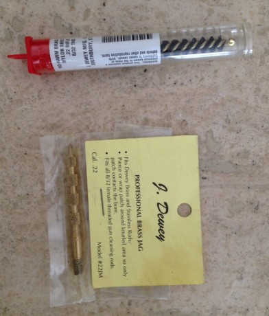 Está a  ESTRENAR  en sus paquetes originales.

PRECIO TODO:   60€   más envío.

KIT DE LIMPIEZA J. DEWEY:
 01