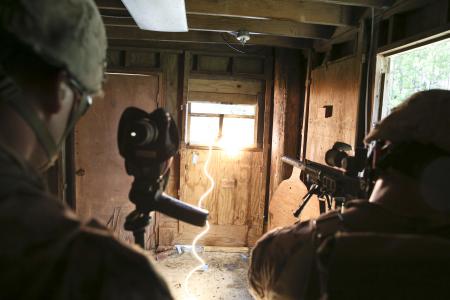 Agujeros de ratas, snipers holes, troneras o como le quieran llamar. Francotirador urbano el reto insuperable.

Un 150