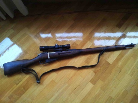 El Mosin-Nagant ..
es un rifle militar accionado por cerrojo, con cargador de cinco proyectiles, que 142