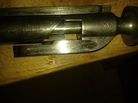 El Mosin-Nagant ..
es un rifle militar accionado por cerrojo, con cargador de cinco proyectiles, que 171