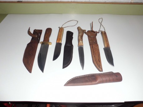 Hola compañeros aquí les pongo unas fotos de unos cuchillos fabricados por mi y mis humildes herramientas 00