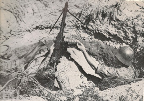Hace unos días encontré por casualidad en una web extranjera un arma a la venta que hacía muchos años 151