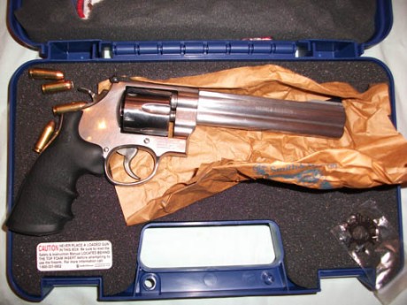 Tengo un revolver del 40 S&W que me han dicho que puede disparar 10 mm AUTO, quisiera saber si el 50