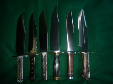 Bueno,pienso en comprarme un podenquero.
Que opinion teneis de este cuchillo?
He visto que tiene varios 110