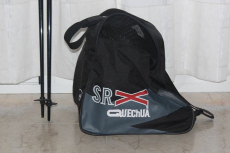 Vendo lo enúnciado.

Esquies, botas, palos, casco y gafas todo sin usar a estrenar.

Todo lo dejo por 11