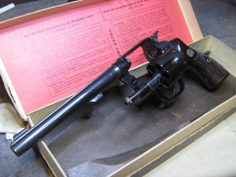 buenas, pues eso que cambio un revolver Rubi Inutilizado con certificado nominal de la G.C.
Va con su 01