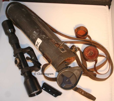 Buenas a todos.
Esta tarde he estado con un amigo, que quiere quitarse 2 viejos mausers que heredo. 
Poco 71
