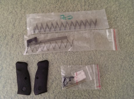 Buenos días

Vendo CZ SP01 SHADOW de las primeras (año 2008) afinada por Ceferino Massip. 
El arma se 01
