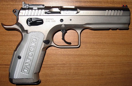 Abro este Hilo para que colguemos nuestras armas de IPSC, para que babeemos constantemente y veamos mejoras 90