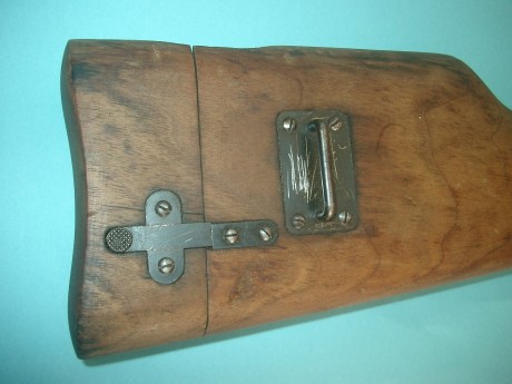 Dispongo para venta de culatín funda en madera para pistola belga FN 1903 BL.

Este culatín pertenece 11