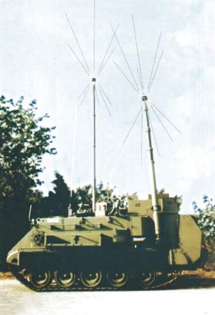 Luis, el otro día cuando me mandaste la foto del M113 israelita de tantas antenas, con las prisas - como 02