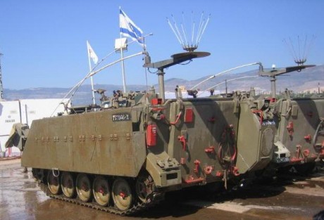 Luis, el otro día cuando me mandaste la foto del M113 israelita de tantas antenas, con las prisas - como 00