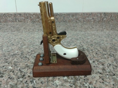  IMG_20240510_181113.jpg bancos de carga para remington y colt     30 euros y 15 euros el empistonador 140