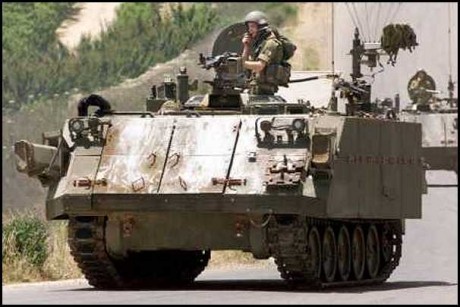 Luis, el otro día cuando me mandaste la foto del M113 israelita de tantas antenas, con las prisas - como 30