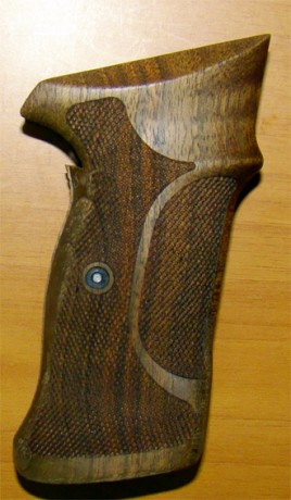 Sin lugar a dudas la pistola 9mm mas precisa de todos los tiempos es la SIG P210. Es imbatible en precisión 01