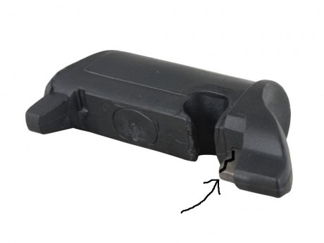 Buenos días:

En las últimas tiradas con mi S&W MP9 el cargador se cae. A veces ocurre tras el primer 20
