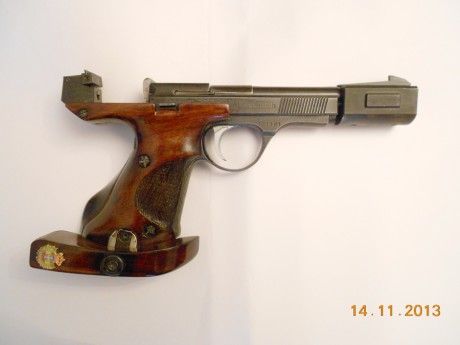 Vendo pistola UNIQUE DES 69 .22 LR, guida en F.
Me planteo abandono de la actividad.
Es una veterana pero 00