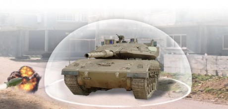 un misil antitanque , posiblemente un RPG-30 o un RPG 32 , contra un carro Merkava IV, perteneciente al 10