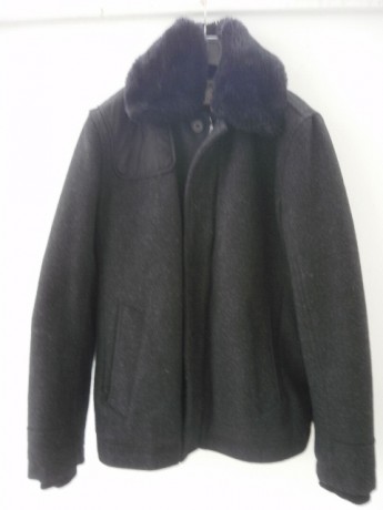 Actualizo con lo que queda ,Y REBAJO a ver si liquido,un chaqueton de lana SCHOTT con cuello de piel 8o 40