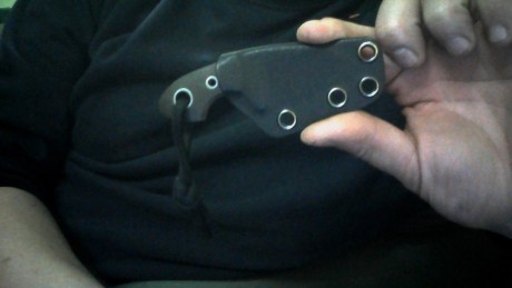 Mola compañeros.

Estoy interesado en comprar un cuchillo de cuello pero al haber tantos y mi ignorancia 72