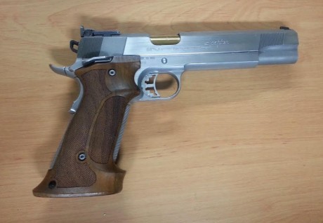 Sin lugar a dudas la pistola 9mm mas precisa de todos los tiempos es la SIG P210. Es imbatible en precisión 60
