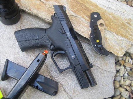 alguien sabe si este arma de fogueo se puede traer a españa, es una autentica pasada, es un arma de fogueo 20