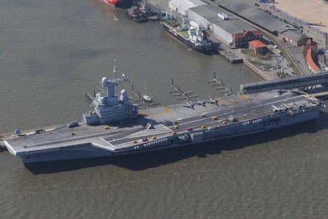El PdA en el desguace, los SH-3 con cincuenta años, el NH-90 que tarda cada vez más y cada vez serán menos... 120