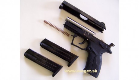 alguien sabe si este arma de fogueo se puede traer a españa, es una autentica pasada, es un arma de fogueo 131