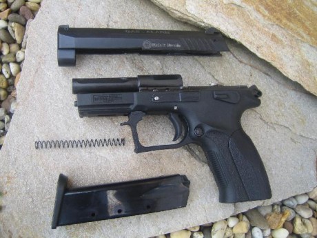 alguien sabe si este arma de fogueo se puede traer a españa, es una autentica pasada, es un arma de fogueo 130
