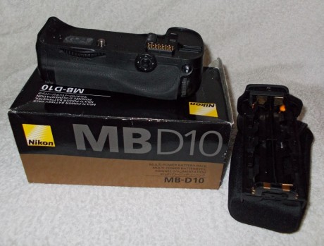 Vendo equipo fotografico, compuesto de:
Camara Nikon D300 con objetivo Tamron SP Af 17-50 F2/8 XR LD aspherical 00