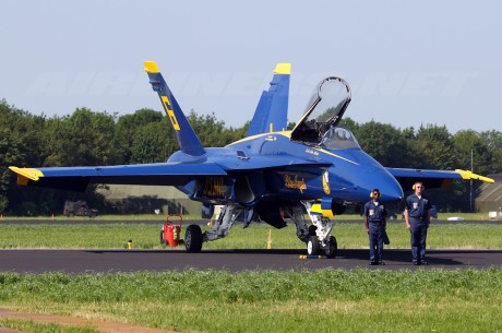 Pues eso, en este hilo pretendo deleitaros como amantes de los aviones de combate que sois muchos, con 21