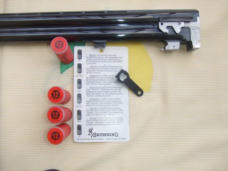 hola quiero comprarme una superpuesta para la caza menor pero tiene que poder tirar balas por que en el 50