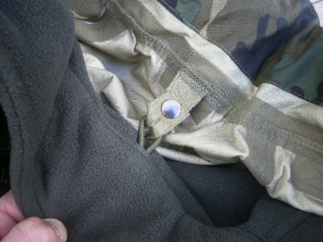 Usado en muy pocas ocasiones, en perfecto estado.

Forro polar verde desmontable y pantalón y chaqueta 10