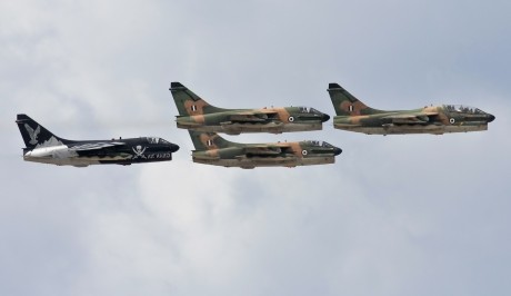 Pues eso, en este hilo pretendo deleitaros como amantes de los aviones de combate que sois muchos, con 140