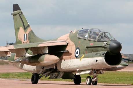 Pues eso, en este hilo pretendo deleitaros como amantes de los aviones de combate que sois muchos, con 12